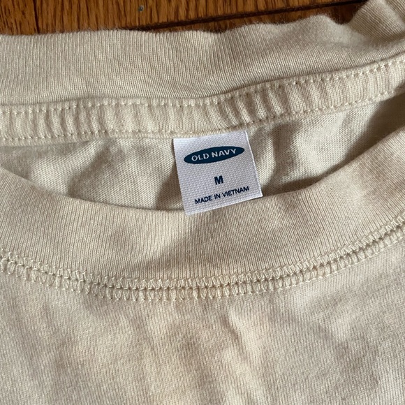 Poppy Graphic Tee - Picture 2 of 3